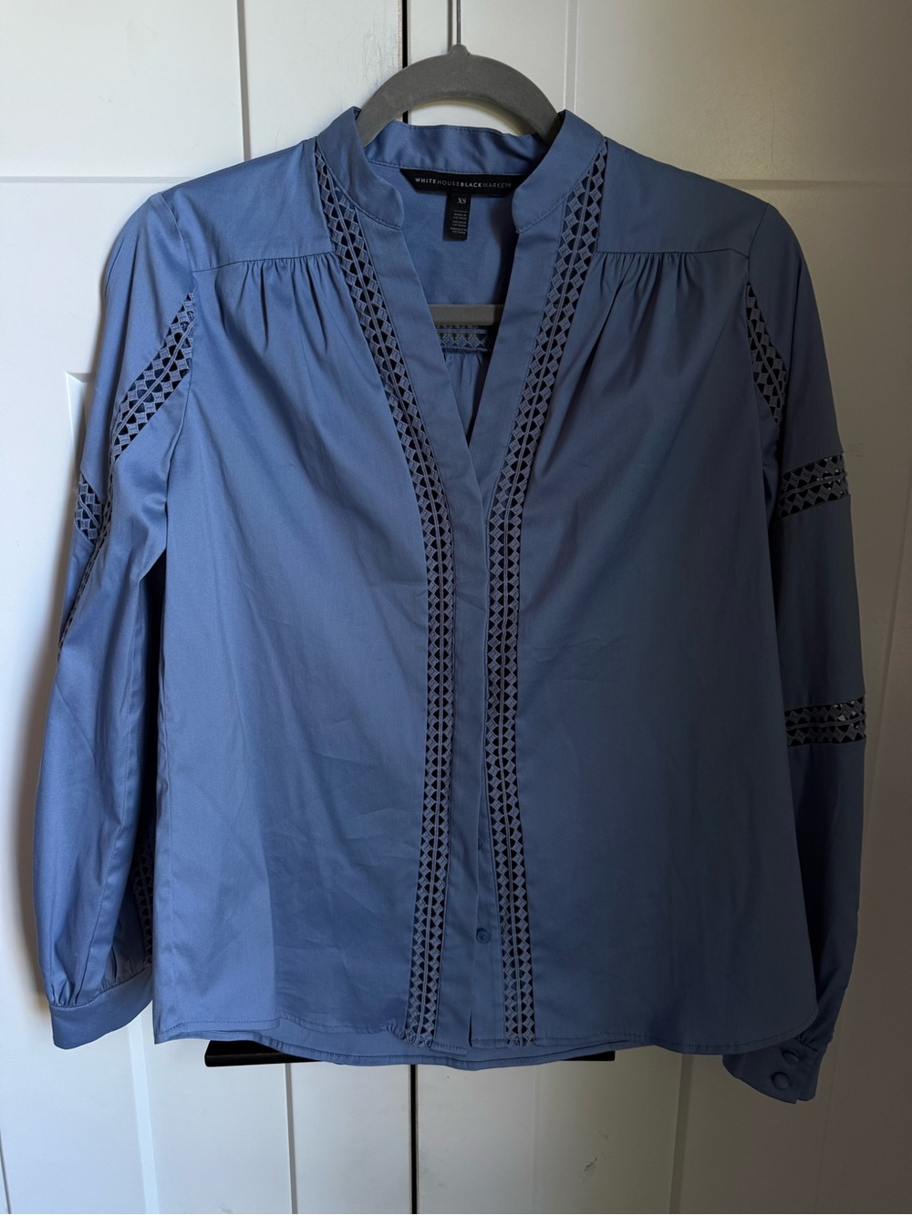 White House Black Market Blue Lace-Trim V-Neck Blouse size XS. Worn twice. - Picture 2 of 8